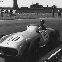 Fangio_55_England_01_BC_lo