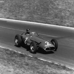 Fangio_57_France_01_BC_lo